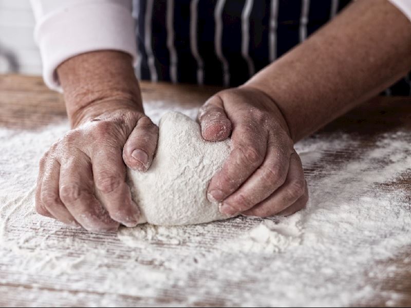 Hamurun inceliğine dikkat edin