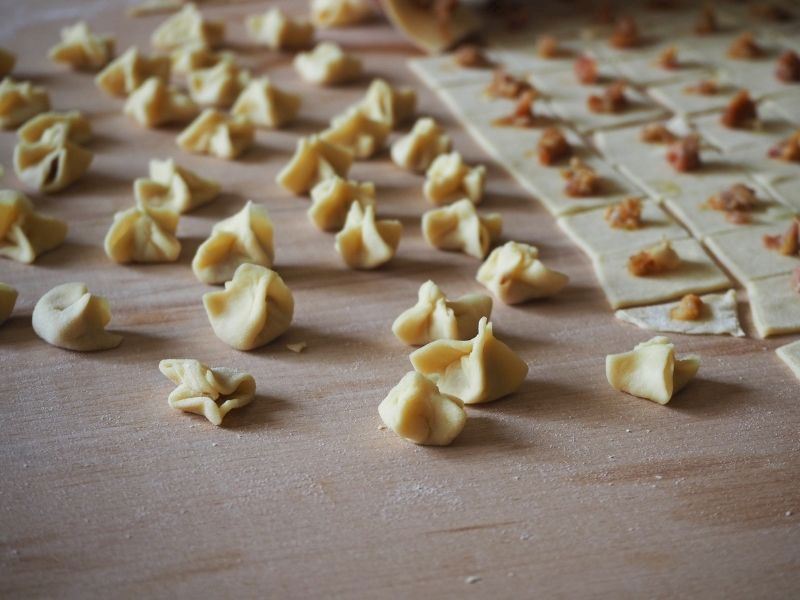 Kenarların yeterince nemlendirilmemesi