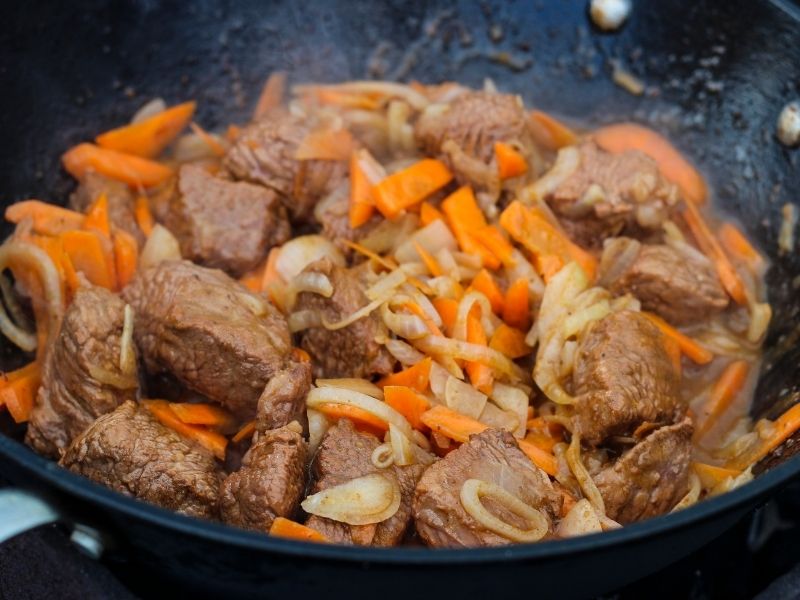 Kalan Etleri Yeni Bir Yemeğe Dönüştürmek