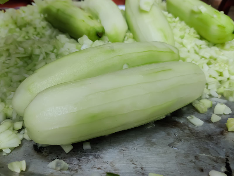 Salatalığı Cacık Yaparak Değerlendirme