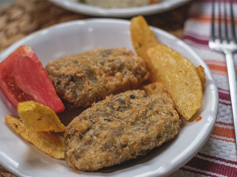 Köfteleri dikkatli çevirin