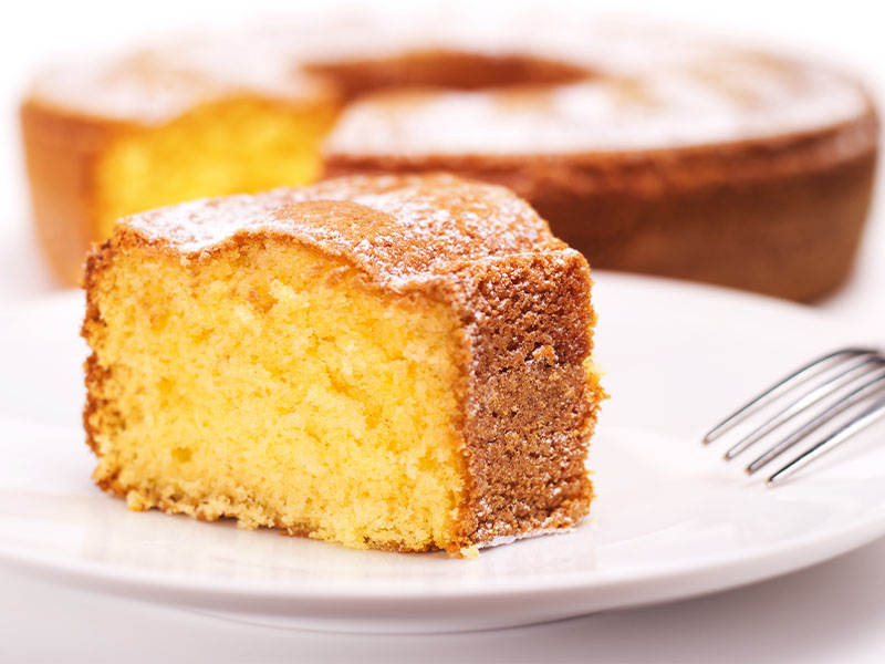 Yoğurdu şekerle iyice çırpın