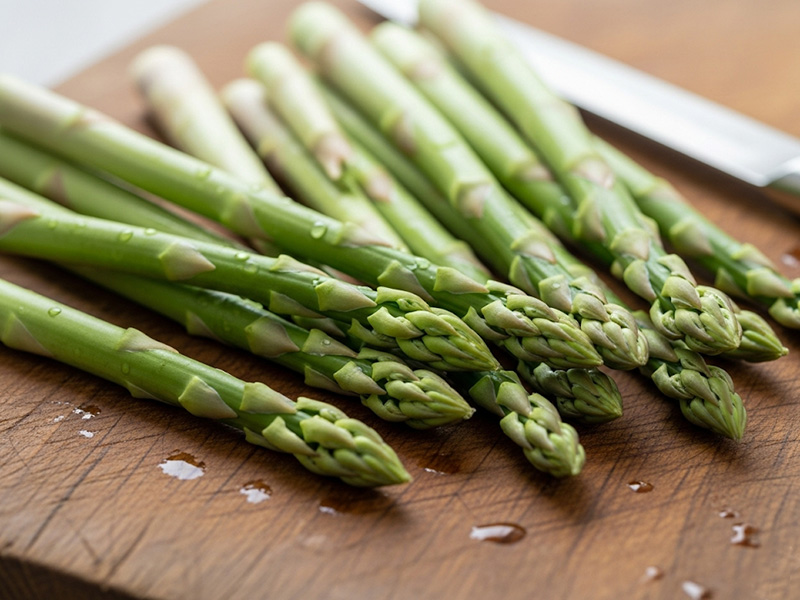 Kuşkonmazın Taze ve İnce Olanını Seçin