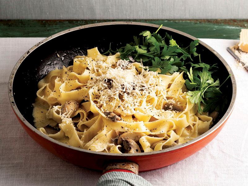 Mantarlı ve Kremalı Makarna