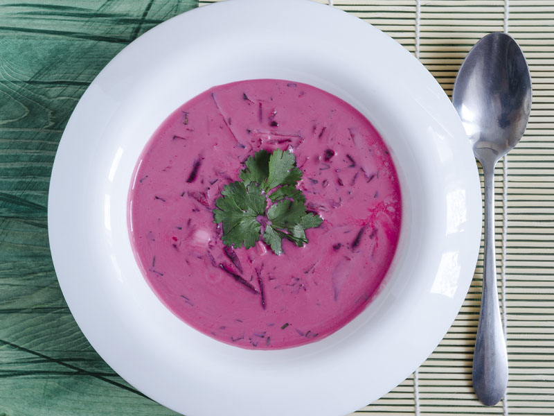 Kızılcıkları pişirmek