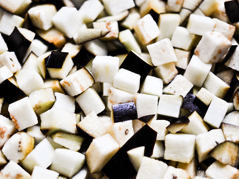 Acısını Gidermek İçin Tuzlu Suda Bekletme