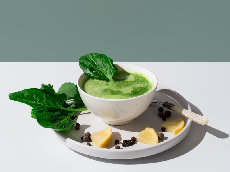 Ispanaklı ve Limonlu Detox Çorbası