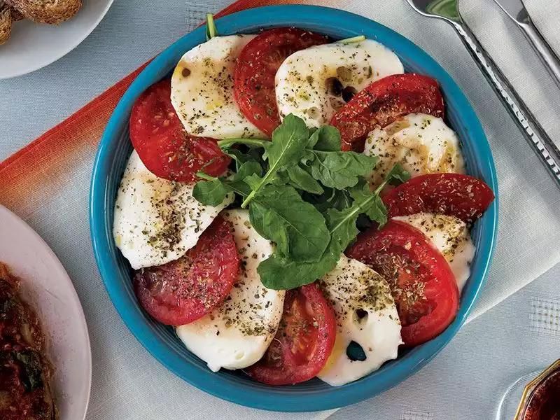 caprese salatası