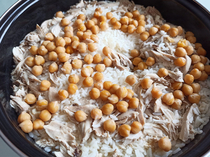 Tavuklu Nohutlu Tencere Yemeği