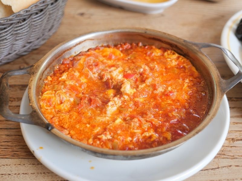 Zeytinyağının Baskın Tadı ve Gölgede Kalan Sebzeler