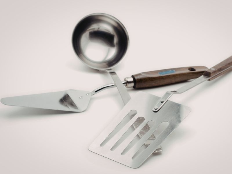 Metal Spatulalar Ve Keskin Çiziciler
