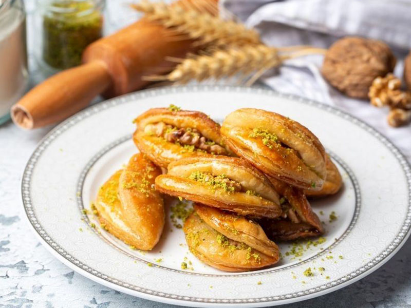 Şerbeti Sıcak, Tatlıyı Ilık