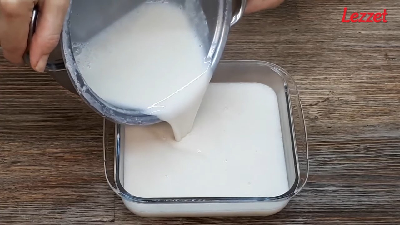 tepsiye dökülen süt