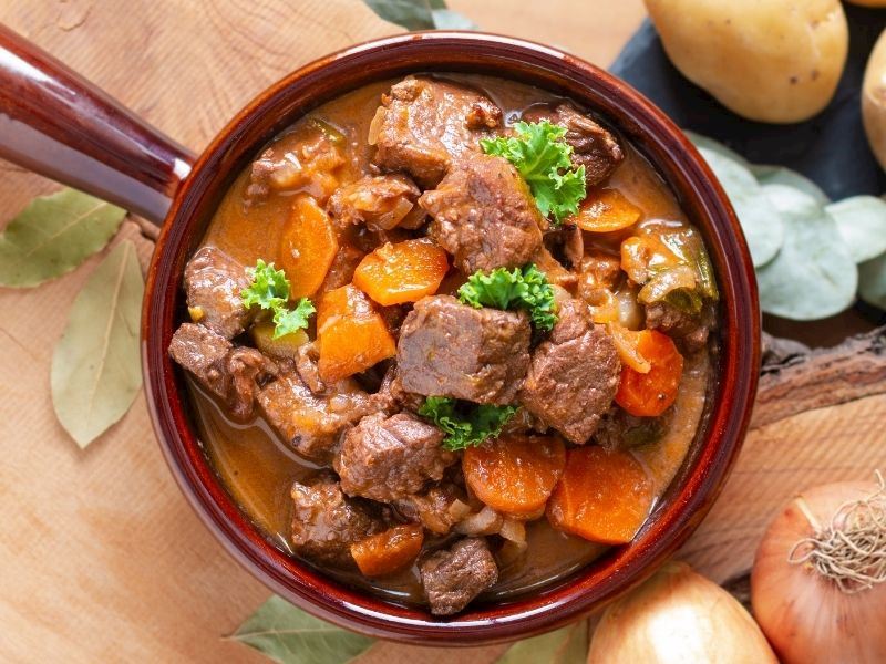 Sabırla Gelen Lezzet: Kuzu Yahni Tarifi