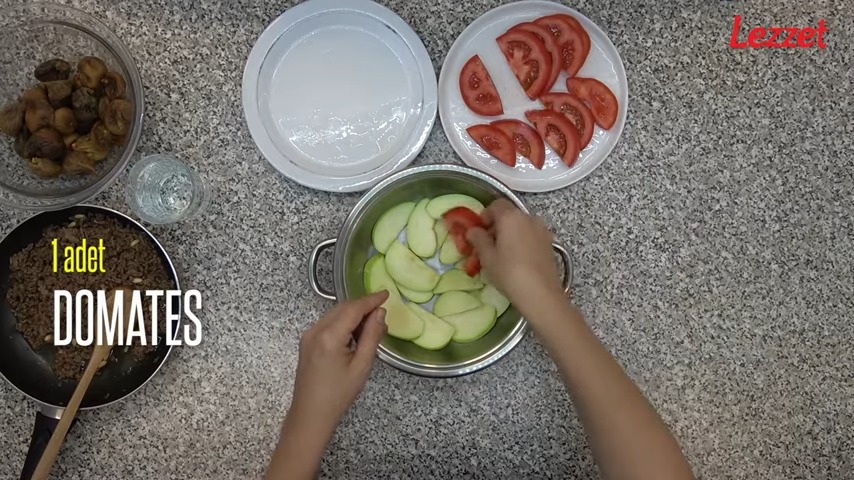 tencereye dizilen domates