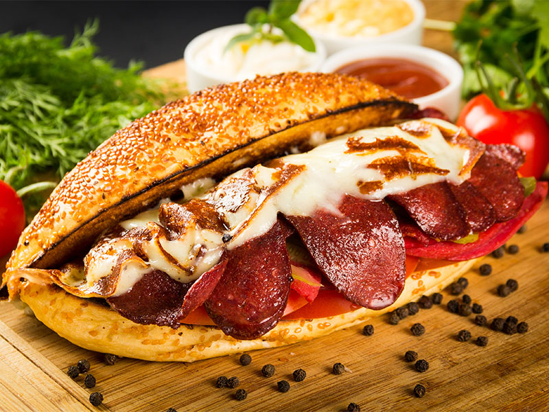 sucuklu burger