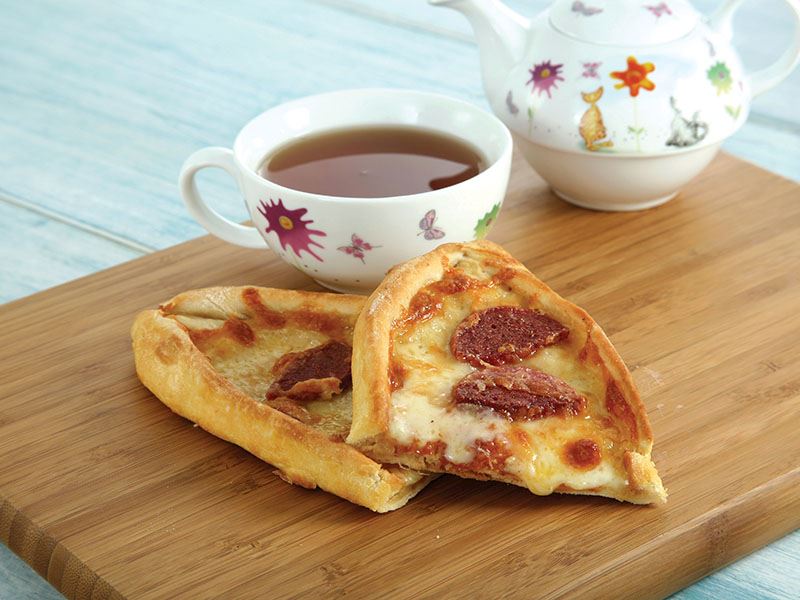 Sucuklu Kaşarlı Pide Ekmek