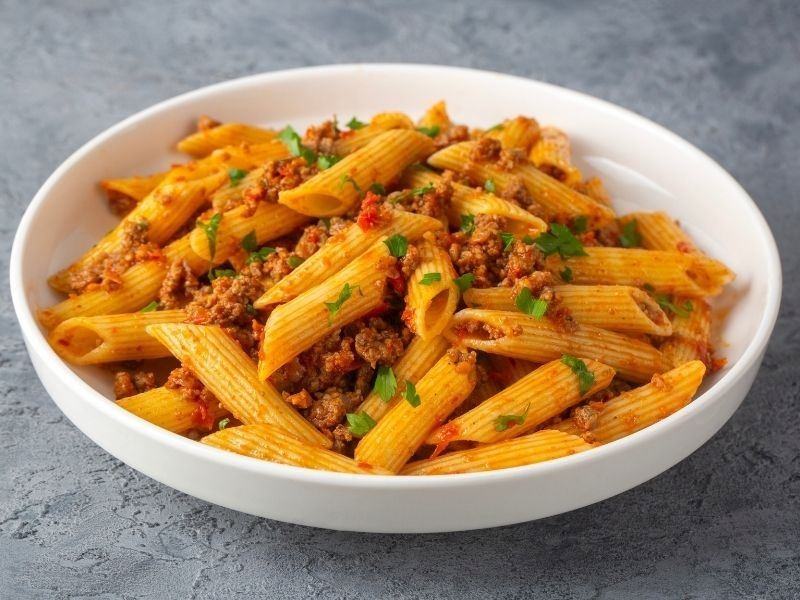 Demleme Usulü Kıymalı Makarna Tarifi