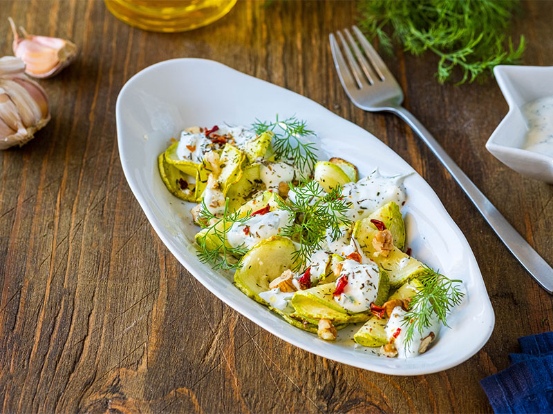 Yoğurtlu Kabak Salatası (Dereotlu)