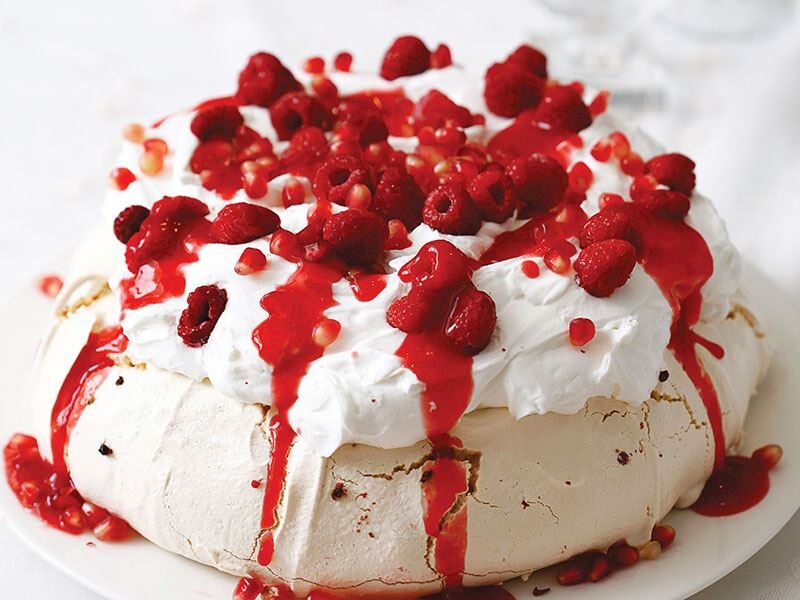 narlı ve frambuazlı pavlova