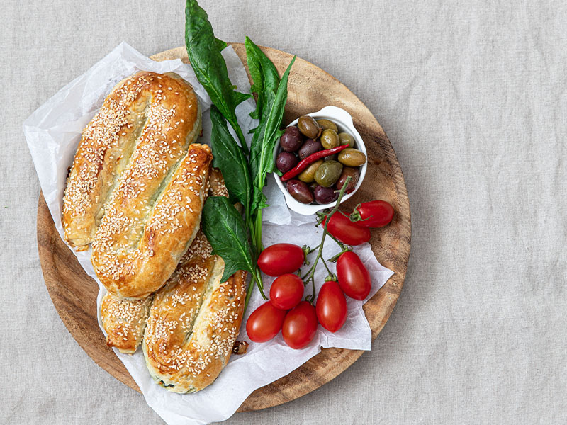 Peynir ve zeytini dengeli kullanın