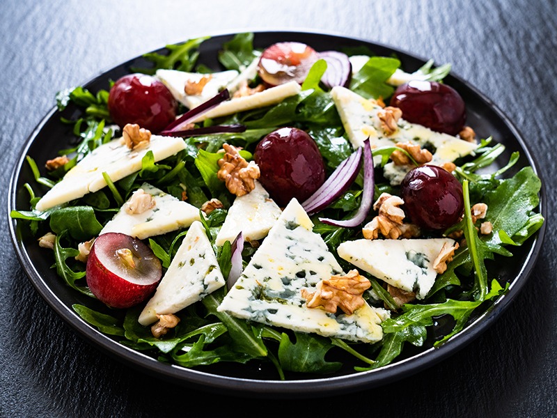 üzümlü pratik salata