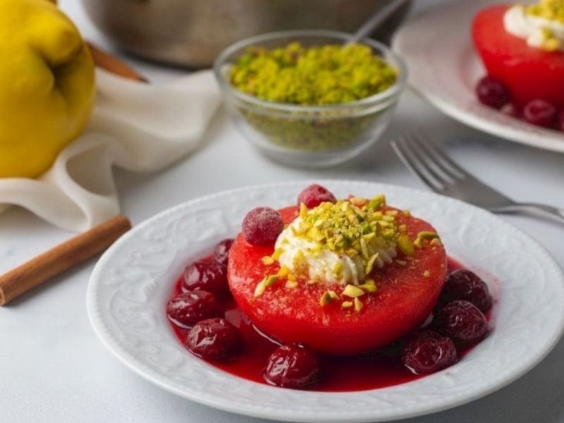  Fırınlanmış Ayva Tatlısı Ve Kaymaklı Dondurma Uyumu