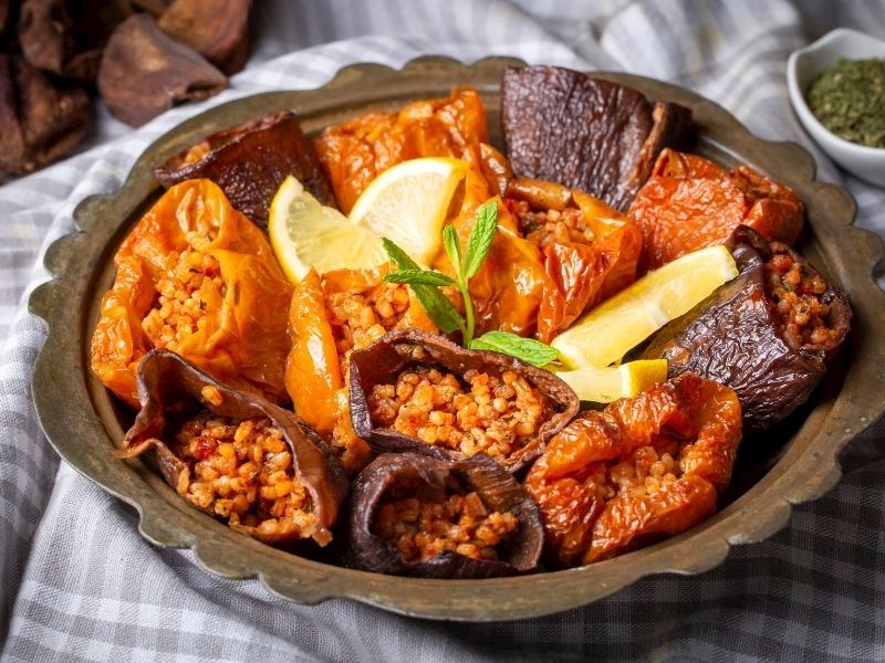 Zeytinyağlı Kuru Patlıcan Dolması Tarifi
