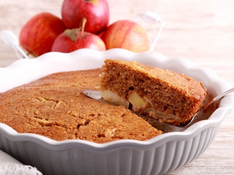 Mevsimsel Tazelik: Elma Rendesi Ve Kuru Meyveler