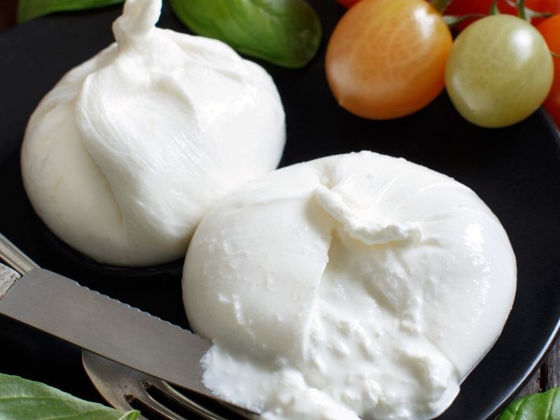 Kaynar Suda Sıcak Mozzarella Hamurunu Şekillendirme