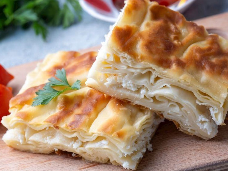 Geleneksel Su Böreğinde Hamur İnce Olur