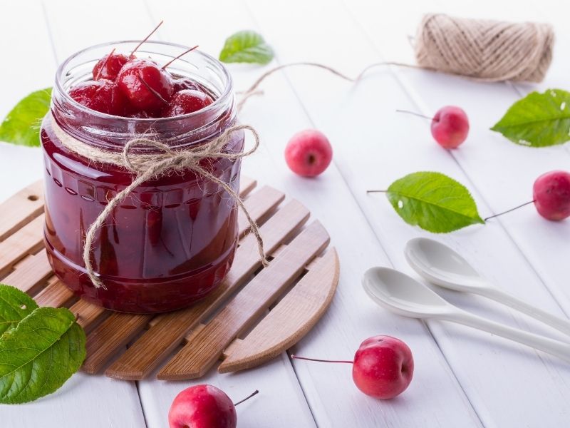 Bir Gece Dinlendirilen Reçelin İkinci Pişirmesi Ve Limon Tuzu Dokunuşu
