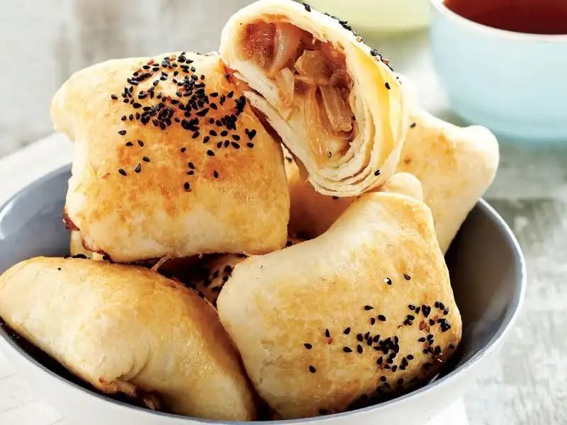 karamelize soğanlı börek