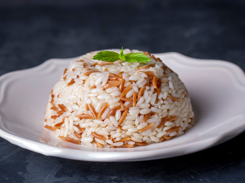 Pirinci süzün ve dinlendirin