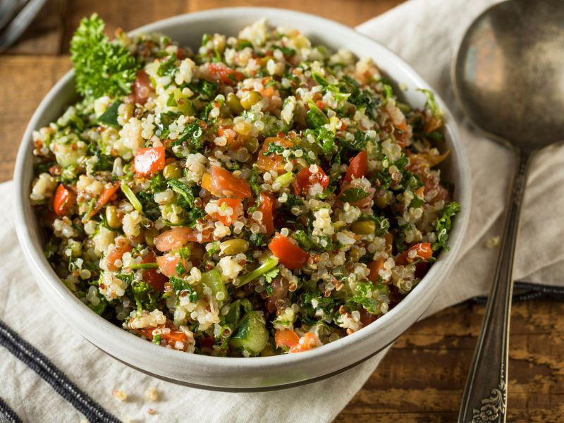 Kinoalı Tabule Salatası