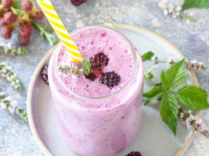 Böğürtlenli Kefir Smoothie