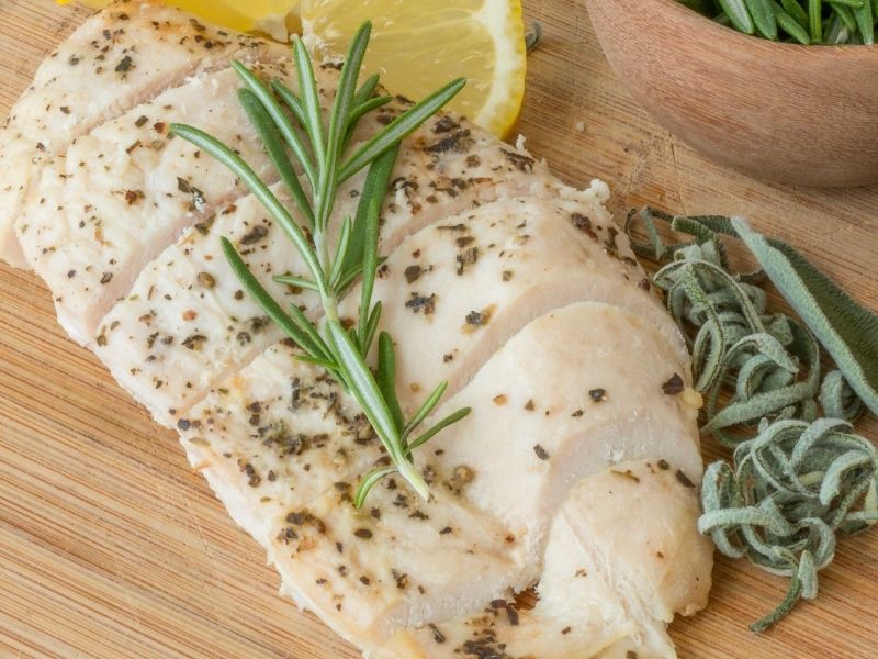 Beyaz Et Sevenlere: Limon Kokulu Ve Aromatik Otlu Tavuk 