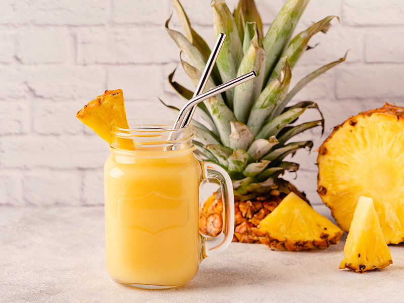 Ananas ve Zerdeçallı Detoks İçeceği