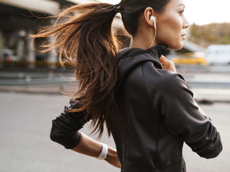 sabah koşusu yapan kadın