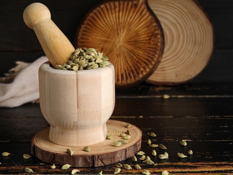 Kakule Veya Çok Az Karanfil Tozu Deneyimi