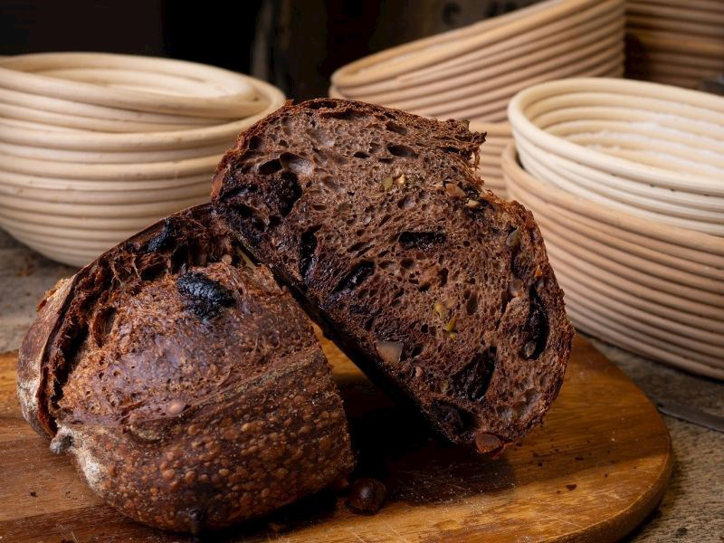 Çikolatalı Ekşi Mayalı Ekmek