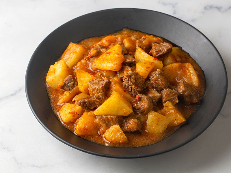 Yemeği kısık ateşte pişirmek patateslerin bütün kalmasında önemli bir etkendir