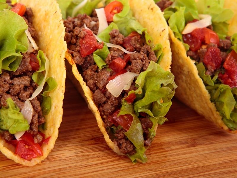 Tortilla Ekmeklerinin Isıtılması Ve Şekillendirilmesi