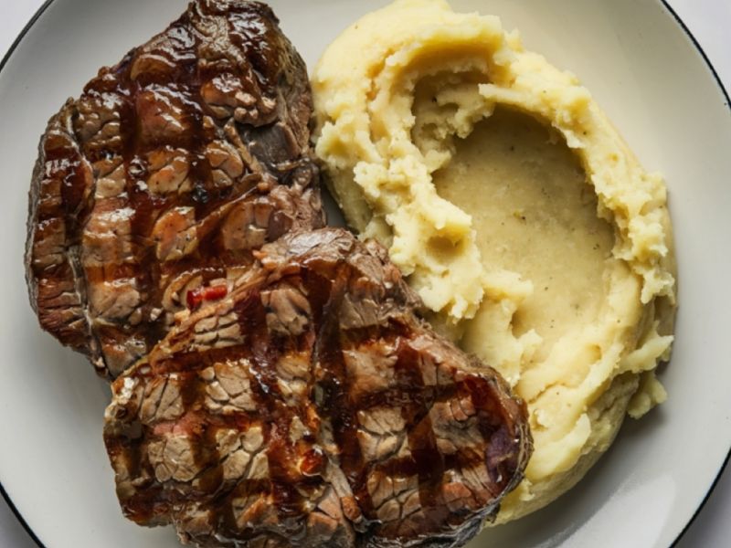 Klasik Ve Vazgeçilmez: İpeksi Patates Püresi Ve Varyasyonları