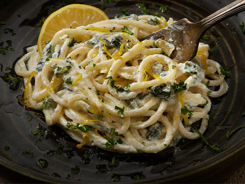 Kremalı Makarnada Sütün Rolü