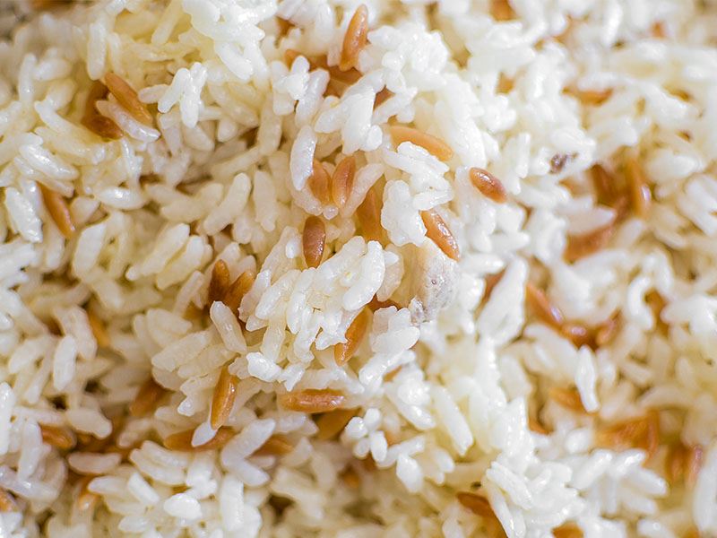 Pilavı demlendirmek