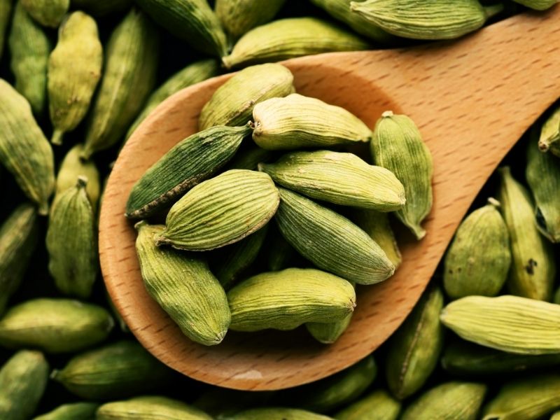 Kakule: Tatlı Ve İçeceklerin Aromatik Yıldızı