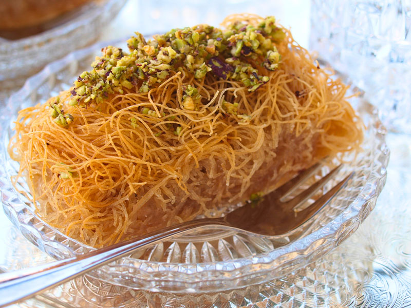 Tatlının yapısı, çatal boyutuyla uyumlu olduğunda tat daha doğru algılanır