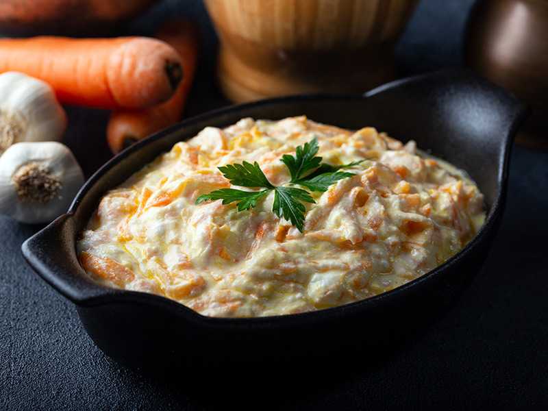 Yoğurtlu Havuç Salatası