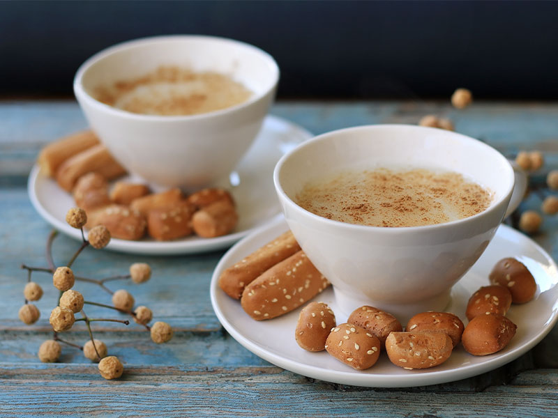 Sahlep eşliğinde kurabiye